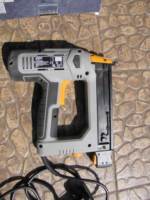 Titan gwożdziarka sieciowa 2100W TTB961NAL PISTOLET ELEKTRYCZNY 30MM