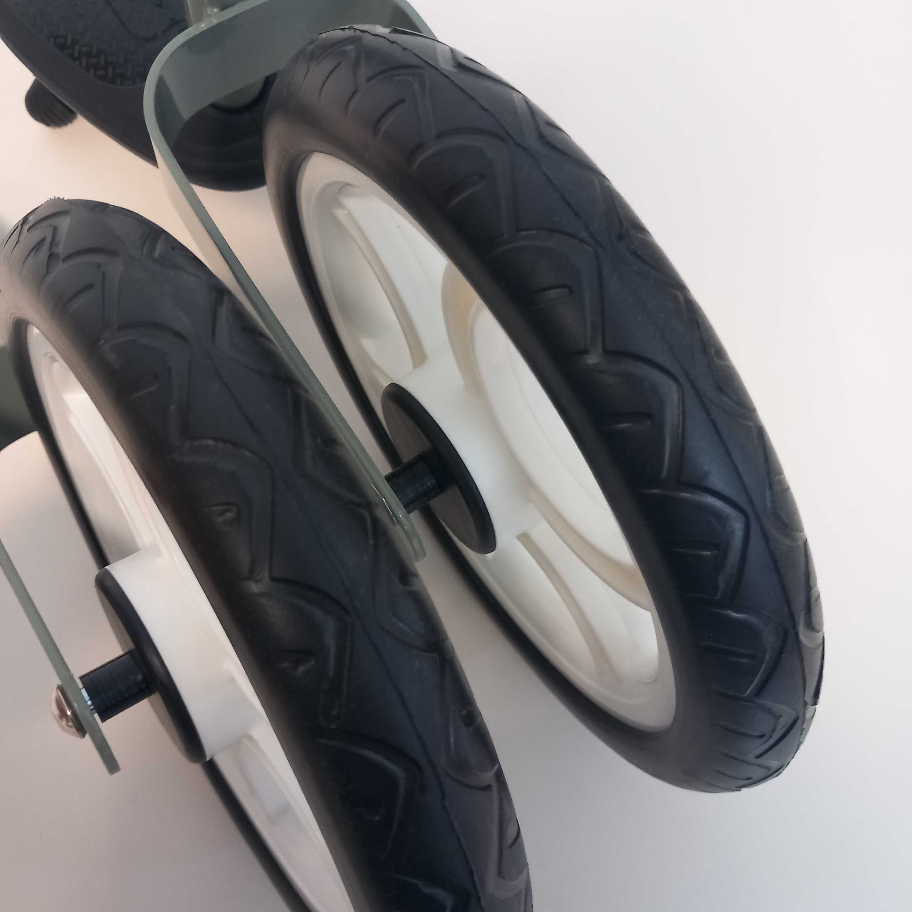 SMOBY Metalowy Rowerek Biegowy z Zamocowanym Podnóżkiem 10" A
