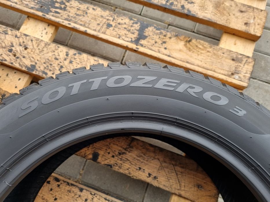215/55/17 94H Pirelli Sottozero 3  6,5mm