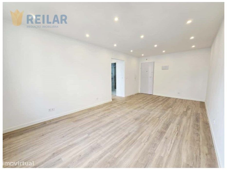 Santo António dos Cavaleiros - T1 Remodelado