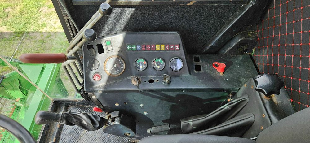 Комбайн зернозбиральний JOHN DEERE 1065 . 3.6m.