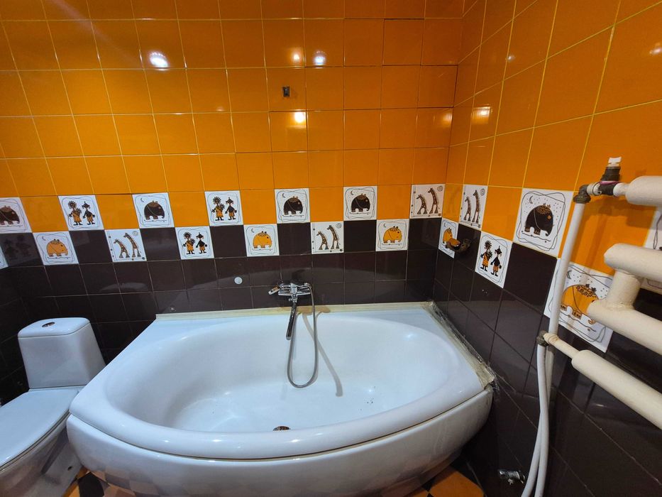 Автономное отопление! 4комн. квартира. Центр Лозовой.Можно под офис.