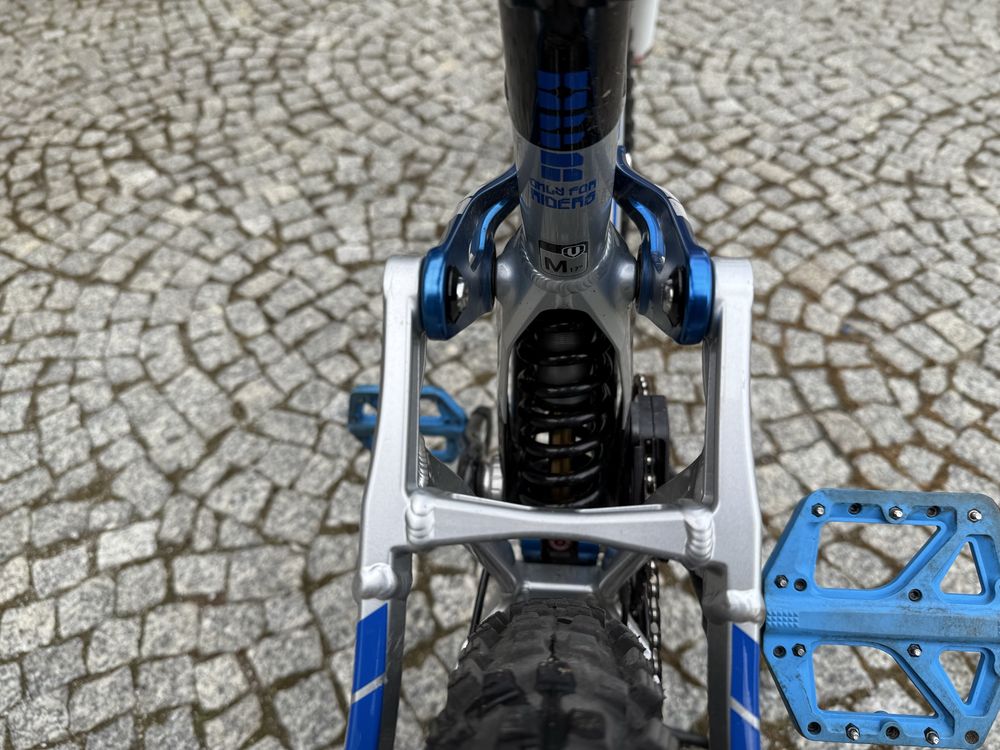 Rower DH Mondraker Summum Pro team