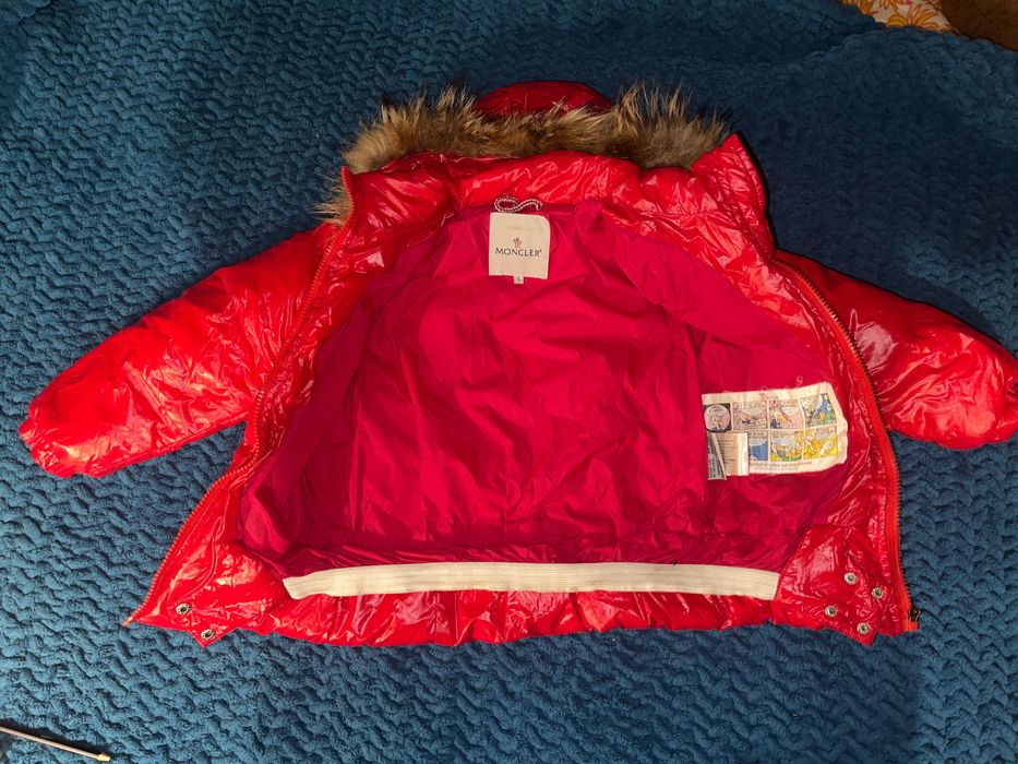 Красный зимний комбинезон Moncler