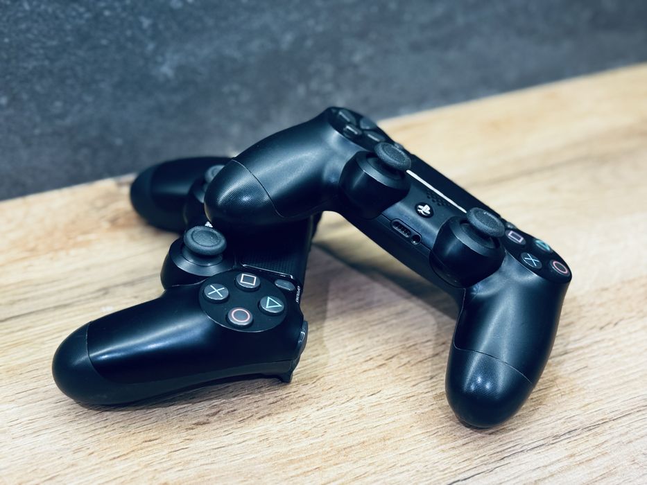 Комплект игровых джойстиков PS4 DualShock