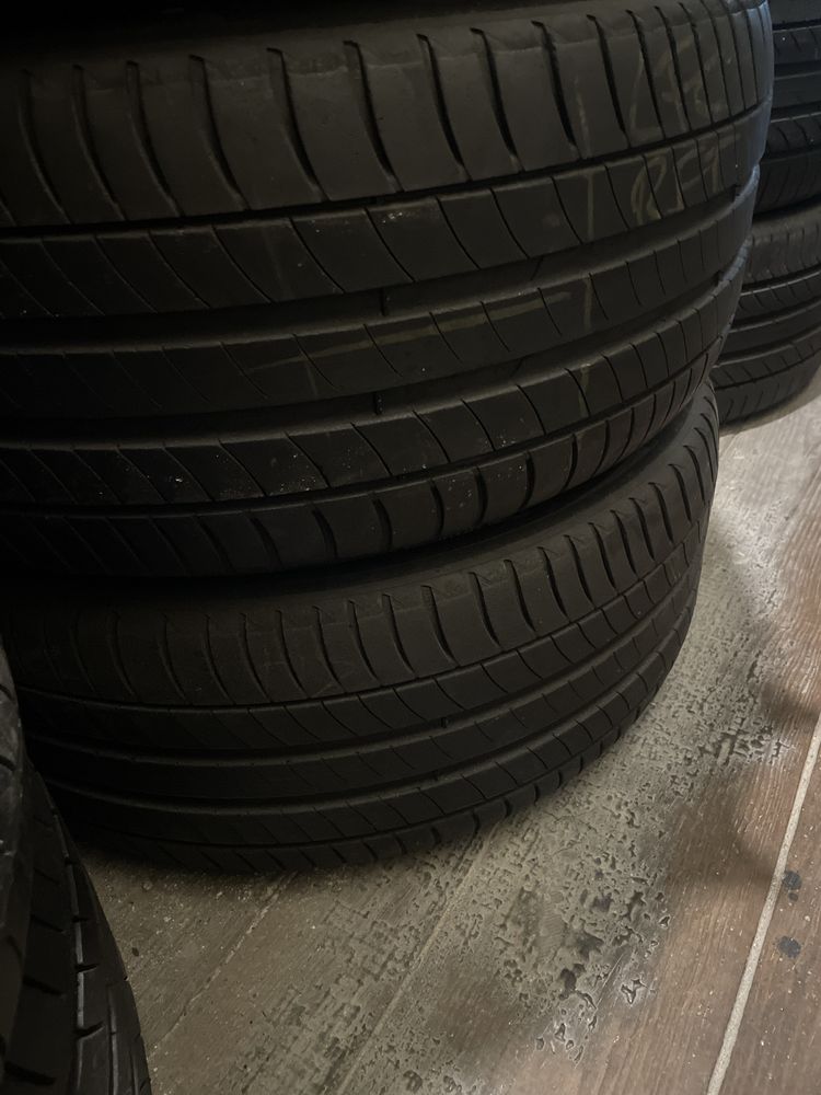 Pneus Michelin 245/45/18