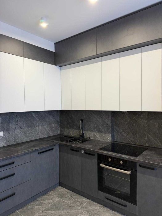 Продам чудовий котедж біля Покровського собору