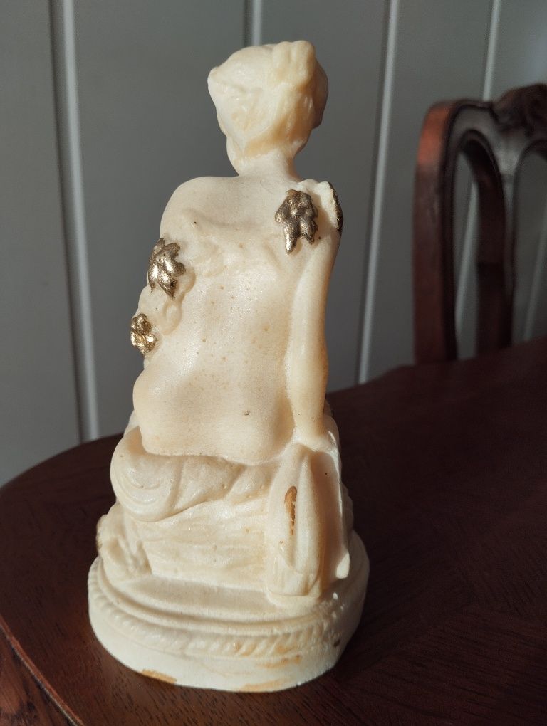 Figurka vintage z alabastru kobieta