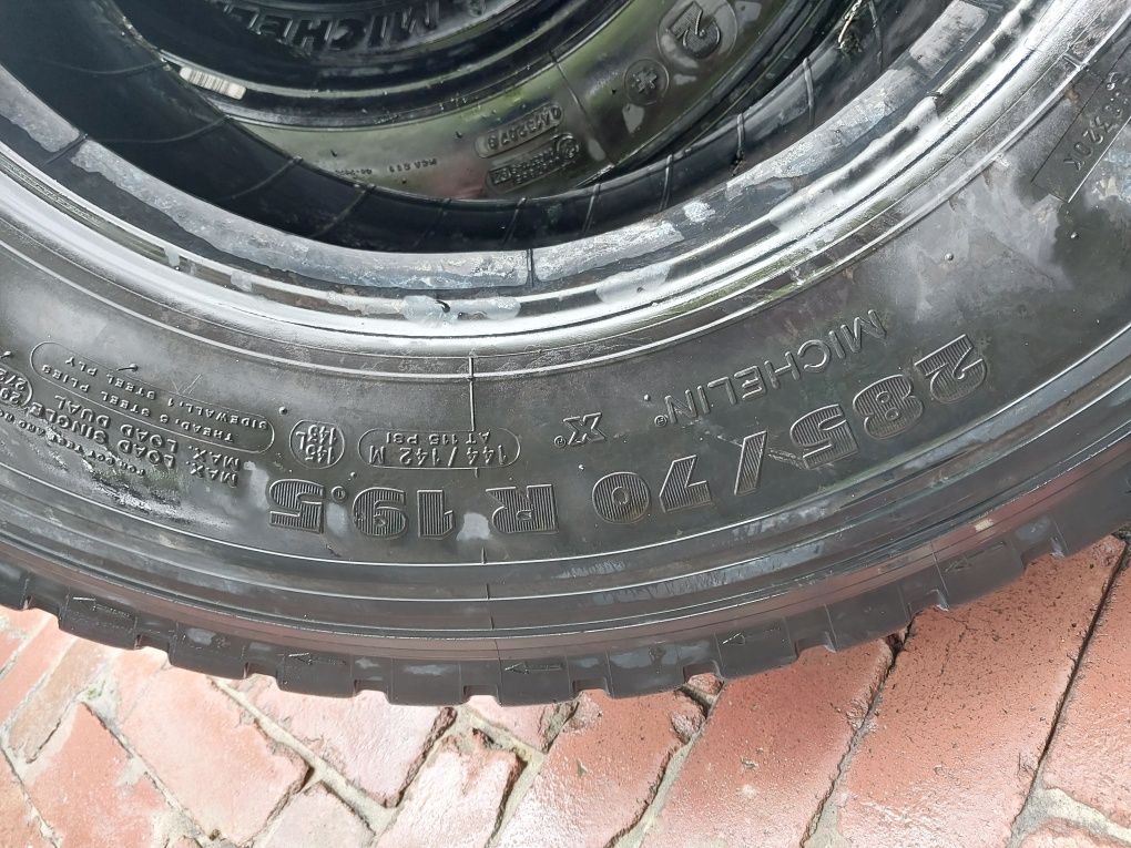 Kpl opon michelin 285x70x19.5. . F.v.