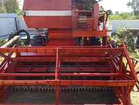 Продам комбайн Massey Ferguson 187.