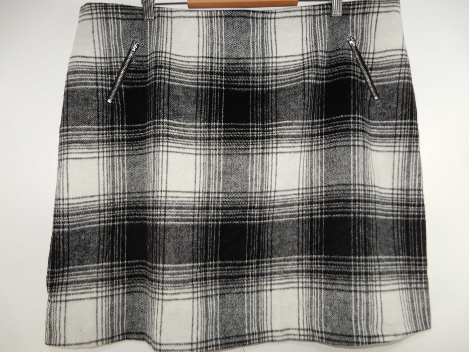 Spódnica midi czarna biała krata ciepła z domieszką wełny Roman 48 50