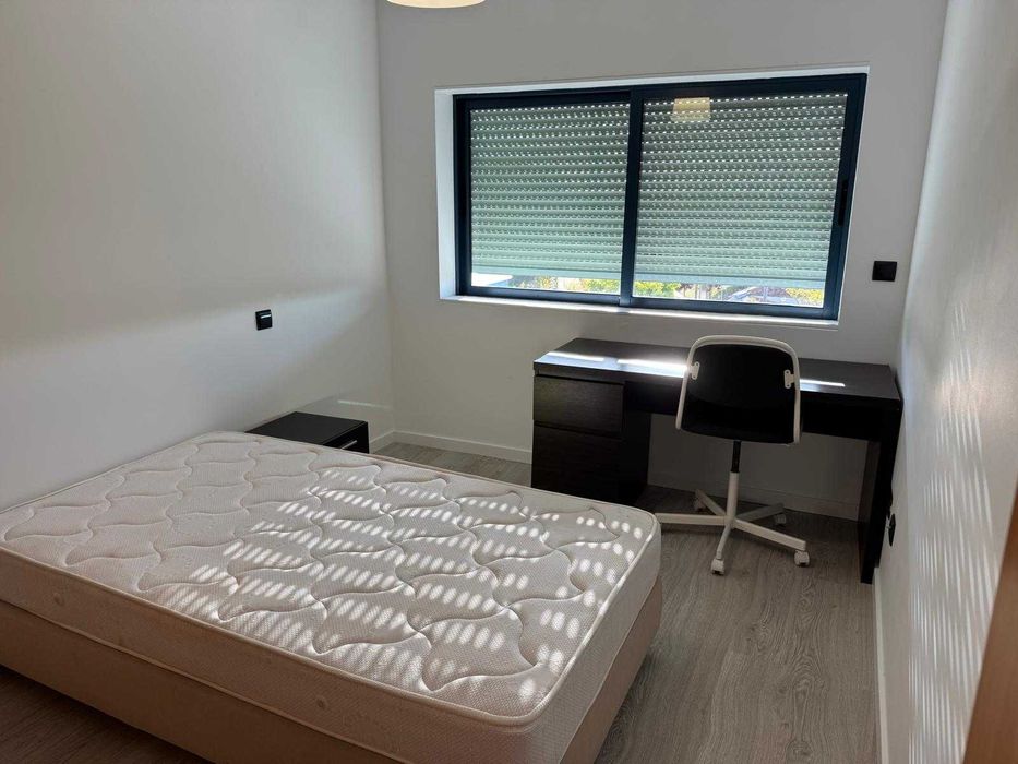 Excelente Quarto Individual para Rapaz Junto à UA