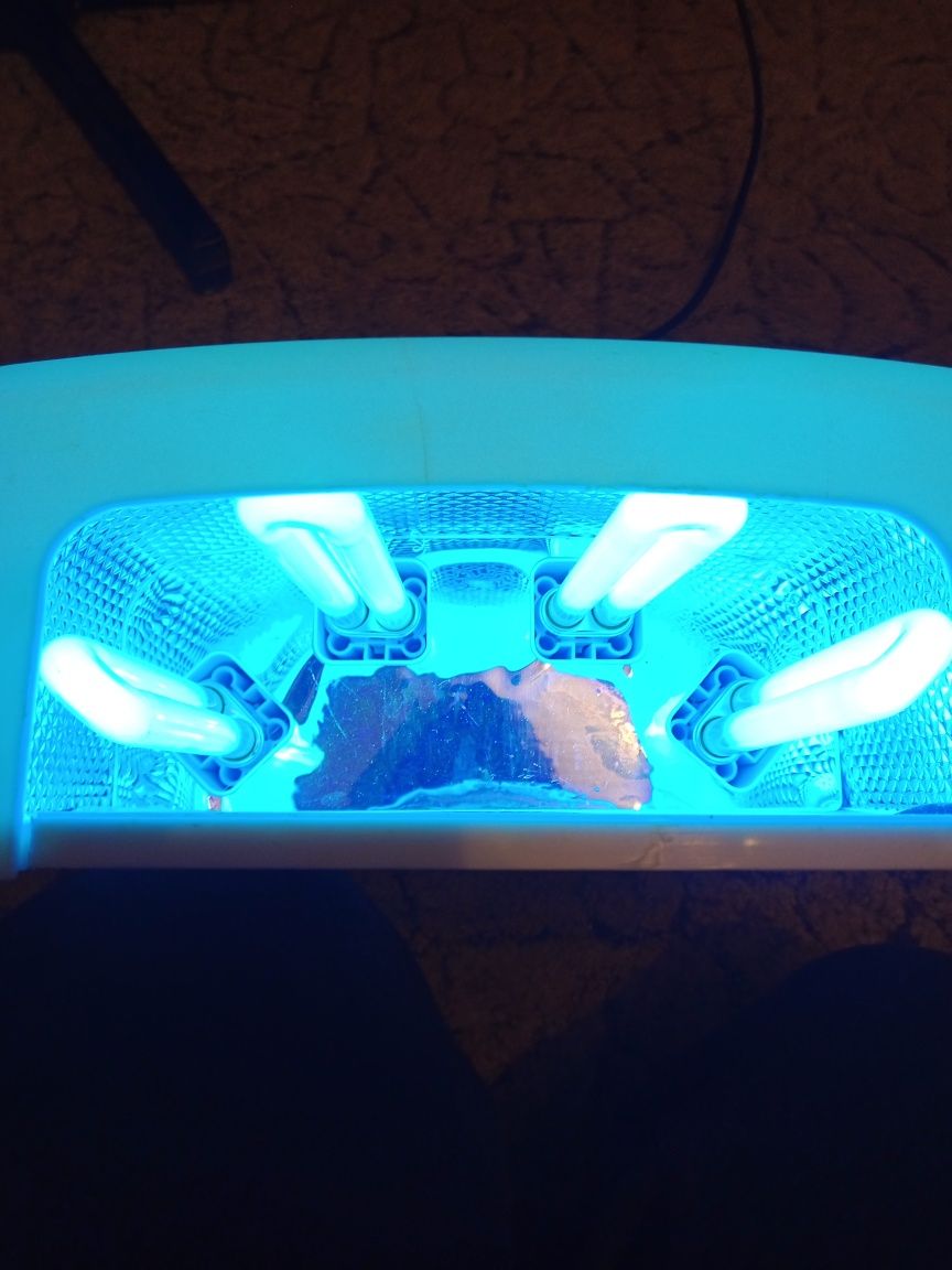 Ультрафиолетовая лампа сушилка сушка для ногтей маникюра