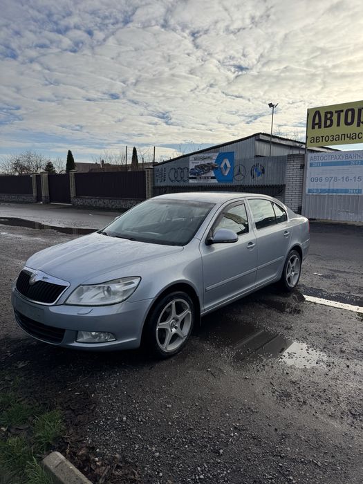 Комплектний перед Skoda A5 Шкода а5 бампер крила капот фари