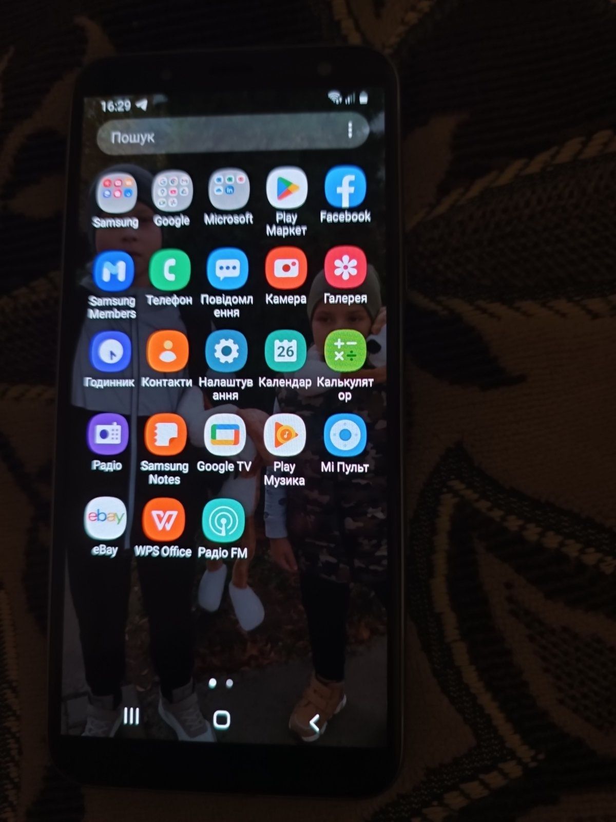 Продам телефон Samsung G6