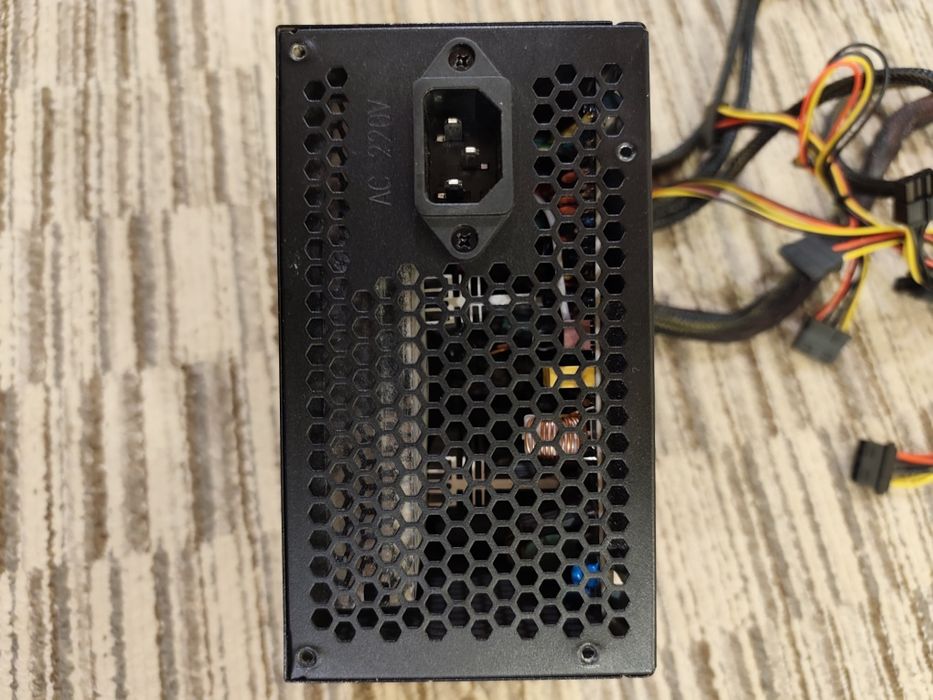 Блок питания Aigo Warrior AK700