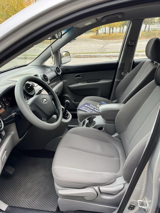 Продам KIA CARENS 2009