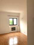 CELAS, T 2, Av. Afonso Henriques, junto Liceu J. Falcão, Disponível