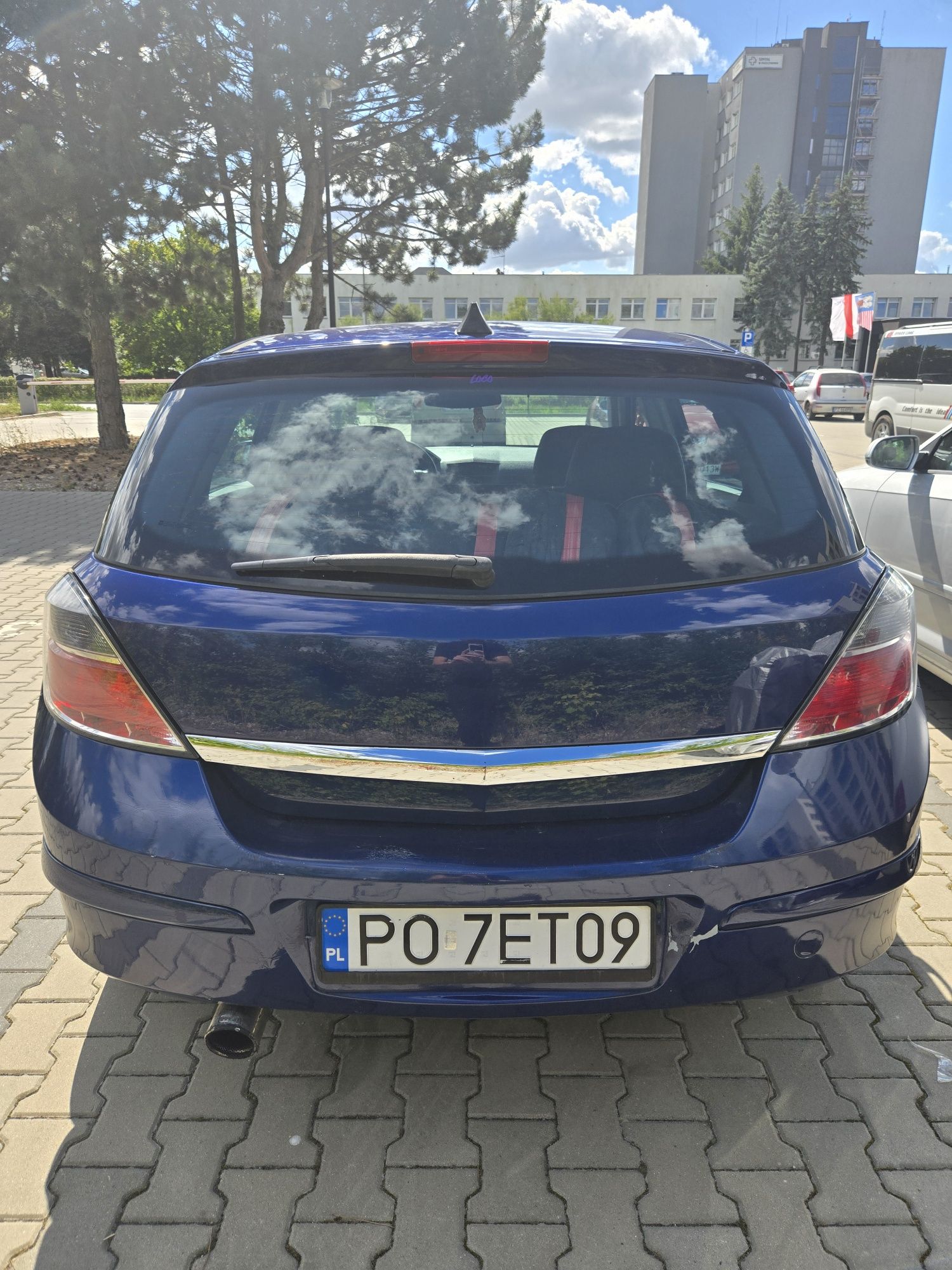 Opel Astra H 1.6 Benzyna • 2004 • 270 tys. km • 4500 zł