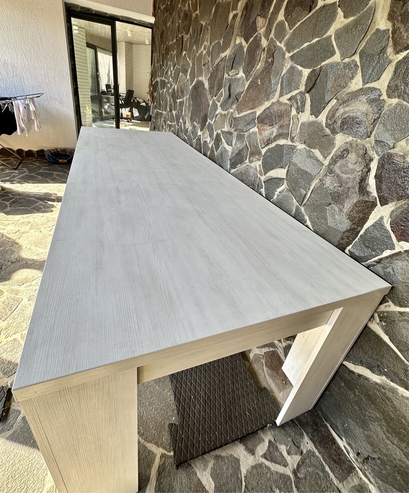 Большой деревянный стол белый,как новый 276/101/76см.