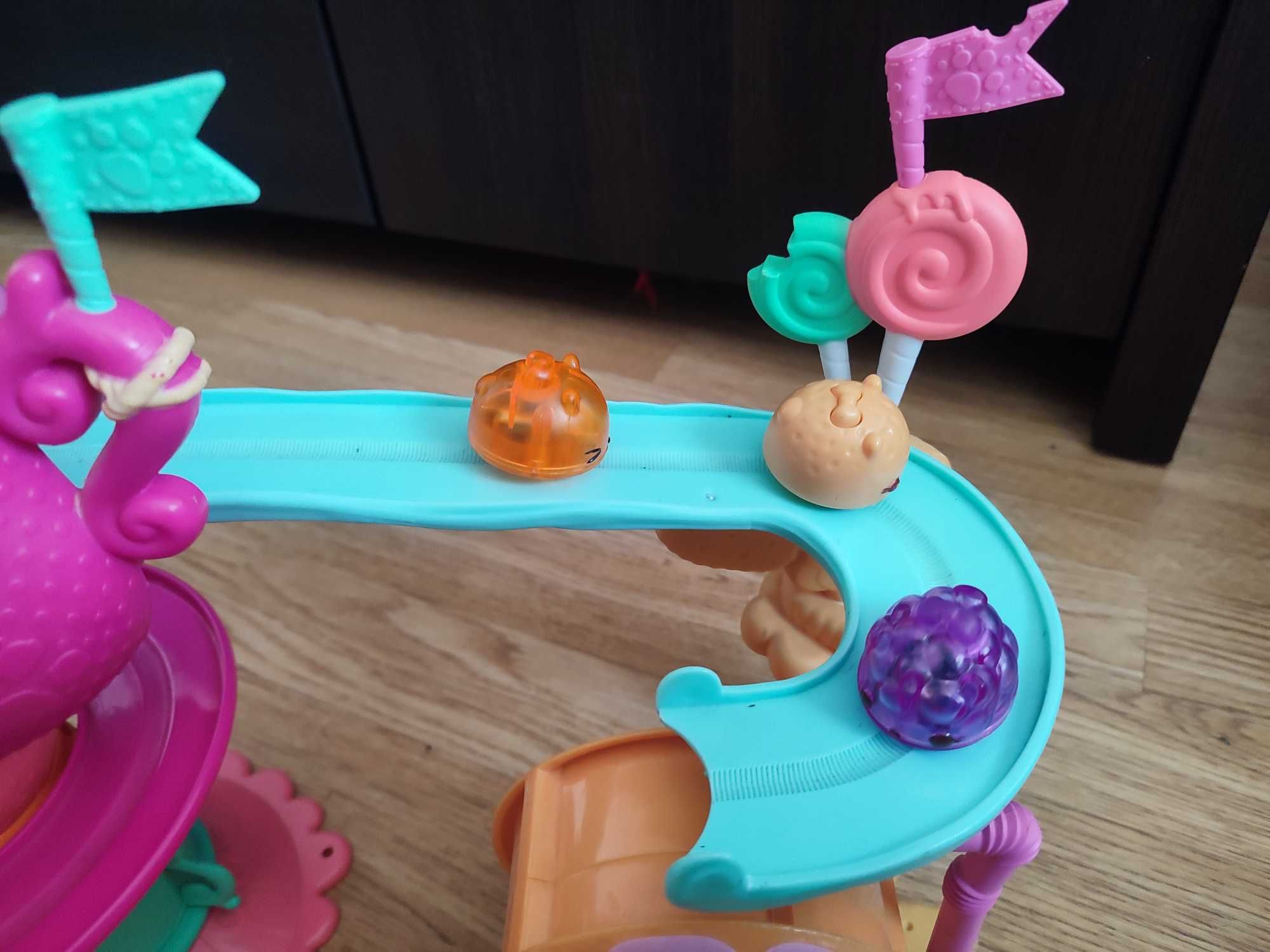 Num noms teacup zjeżdżalnia