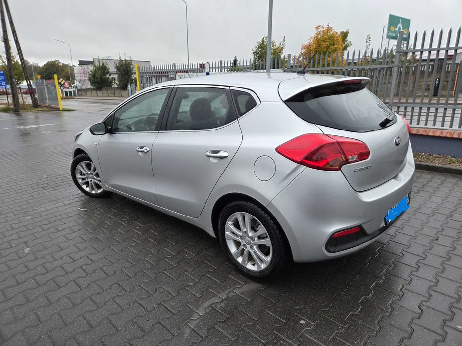KIA CEED 1,4 2013 rok Prawie NOWY samochód TYLKO 10359 kilometrów
