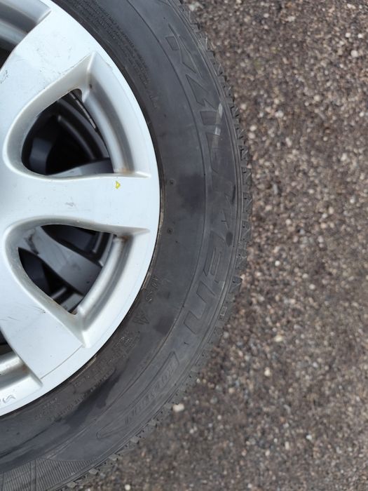 Komplet kół zimowych na  alufelgach 215/65/16