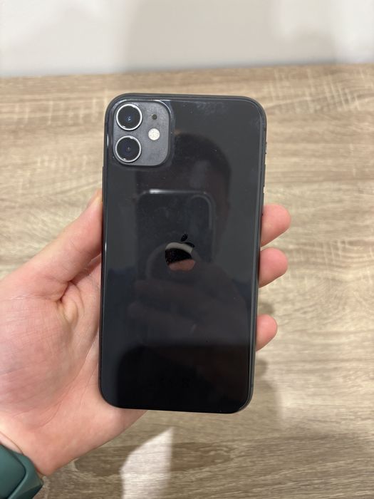iPhone 11 • 128 GB •  6 000 грн