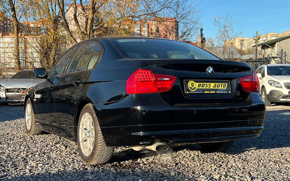 BMW 320 I 2010 рік