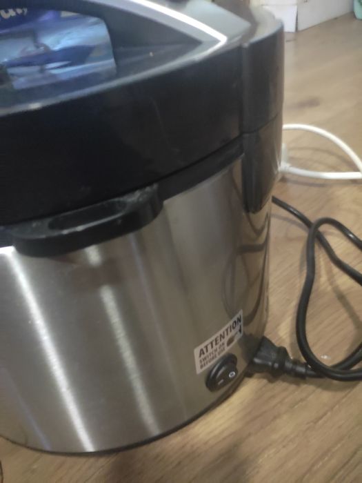 Panela elétrica de fazer arroz