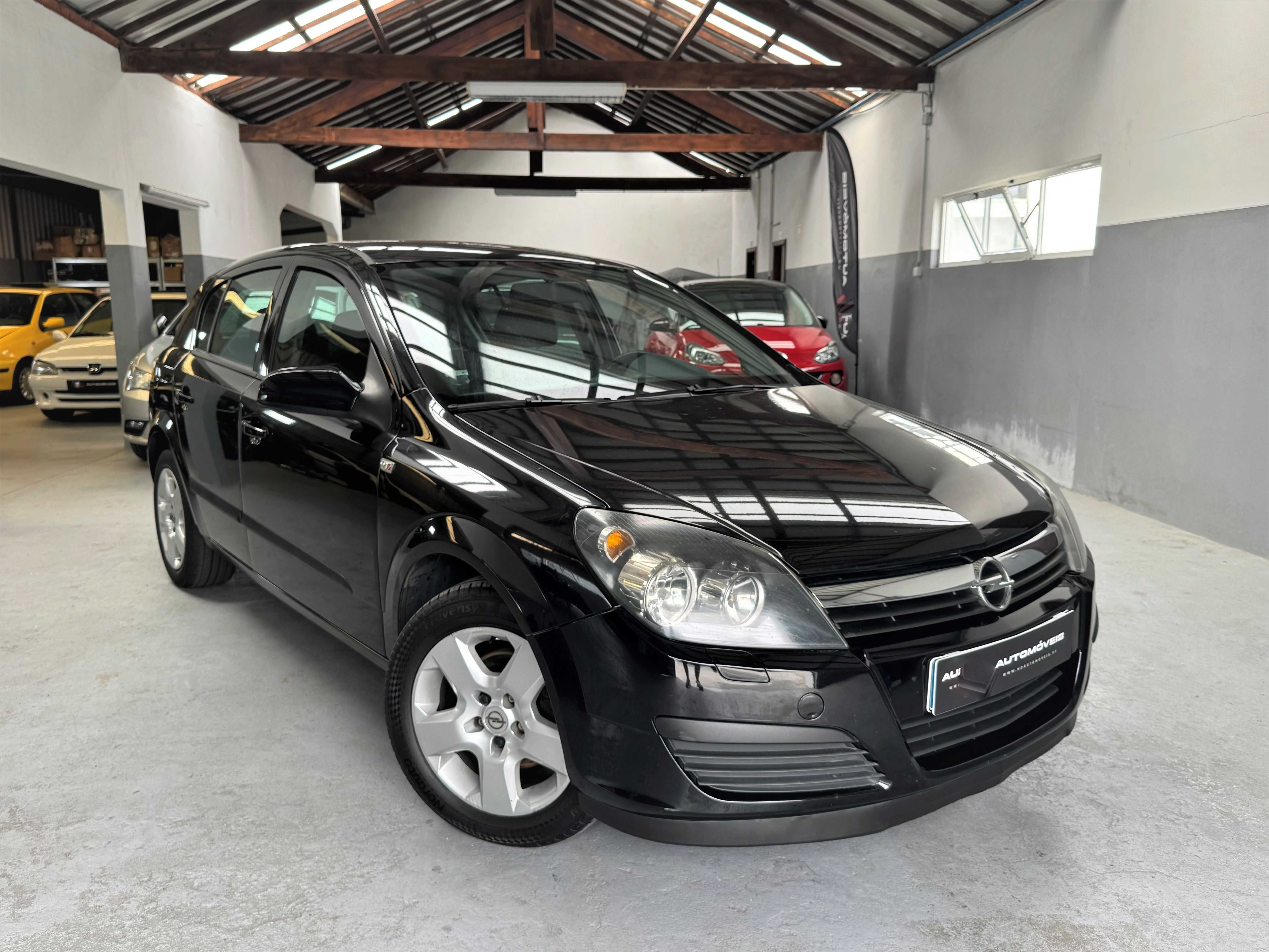 Opel Astra H 1.4 A/C Carro