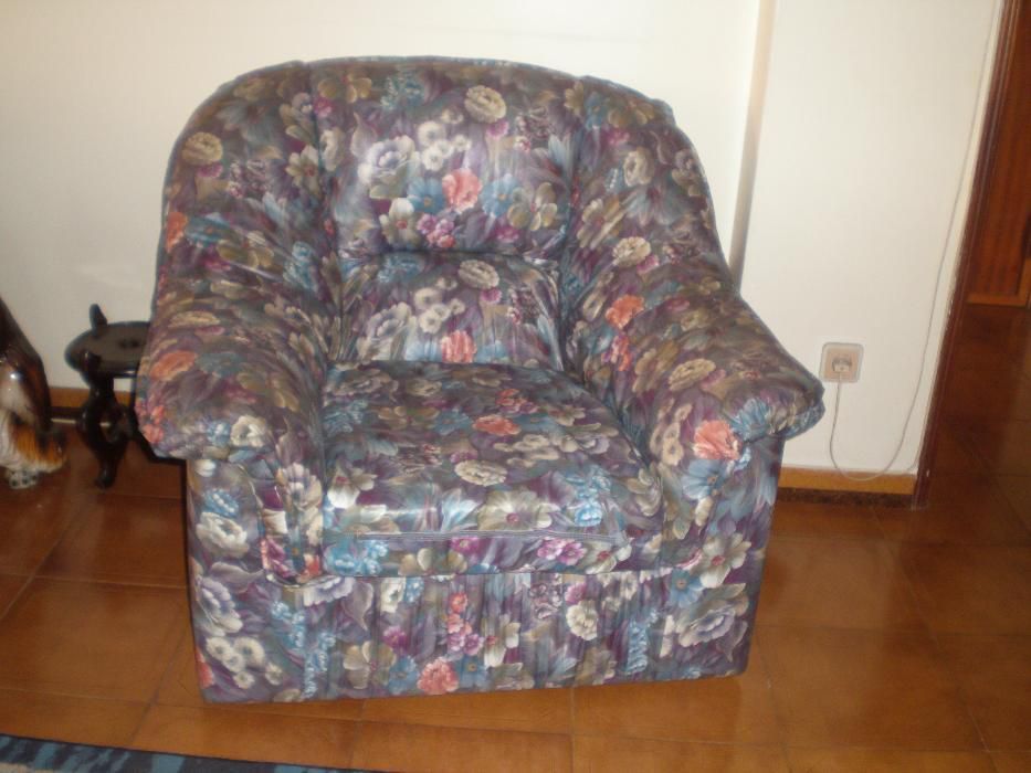 Um Sofá Individual + Sofá Banco Conjunto Padrão (Baixa de Preço)