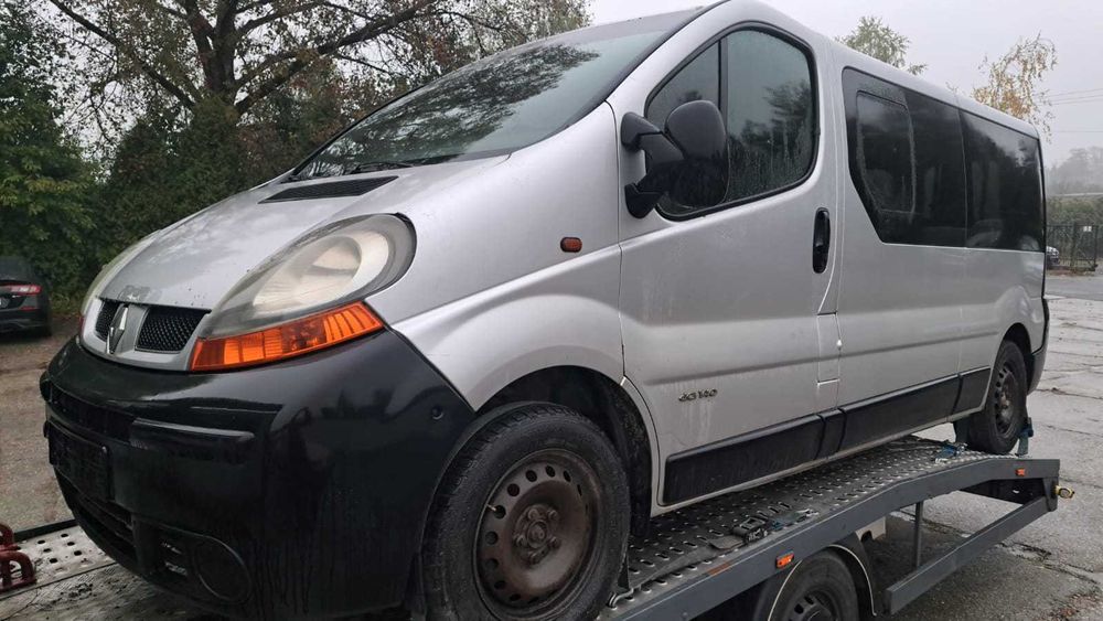 maska   przód  Renault Trafic Long, Vivaro Long