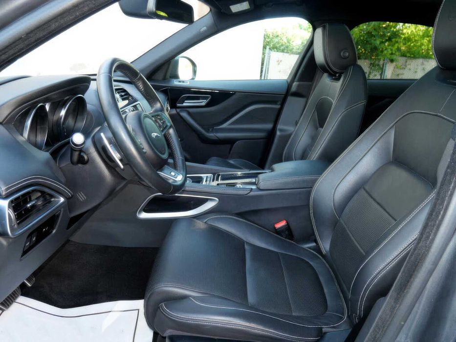 Jaguar F-PACE S      2018