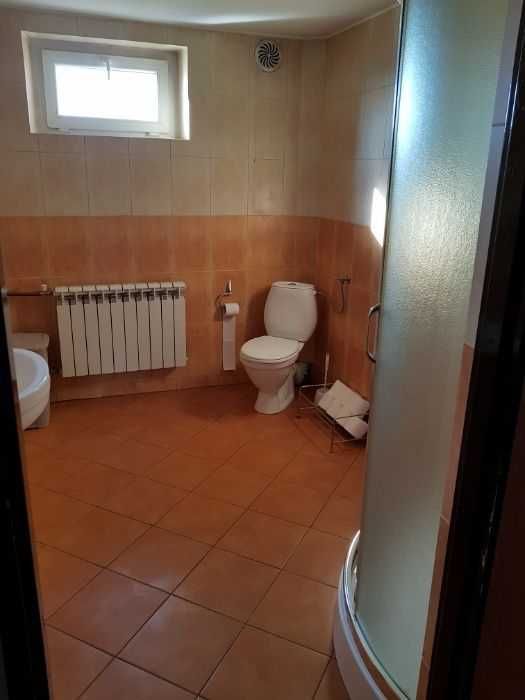 Dom, 6 pokoi/biur wynajmę.