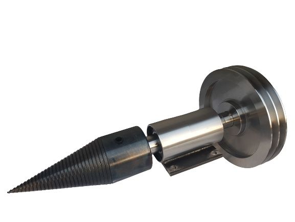 Ogrodowy rębak ze świdrem 100mm I kołem pasowym