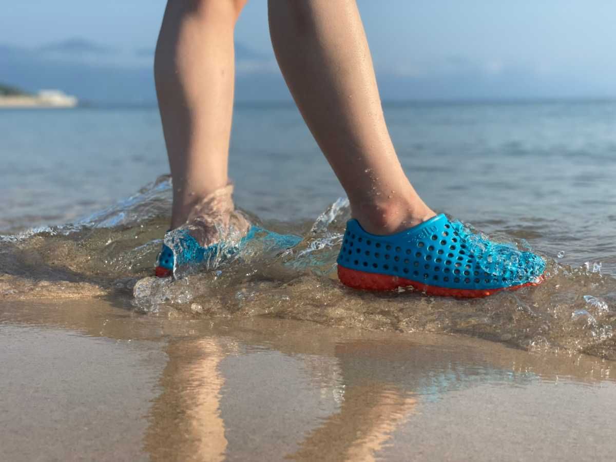 Літні Кросівки Сандалі Японські Crocs з США Є розміри та кольори 40-43