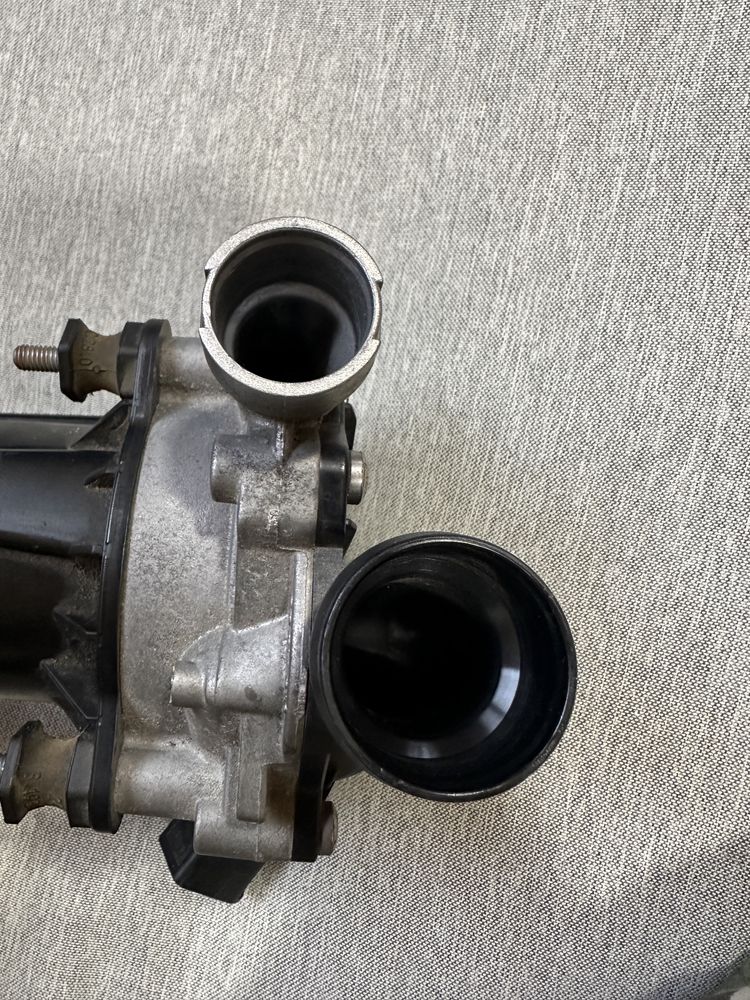 Насос продувки катализатора VAG 04E906V01