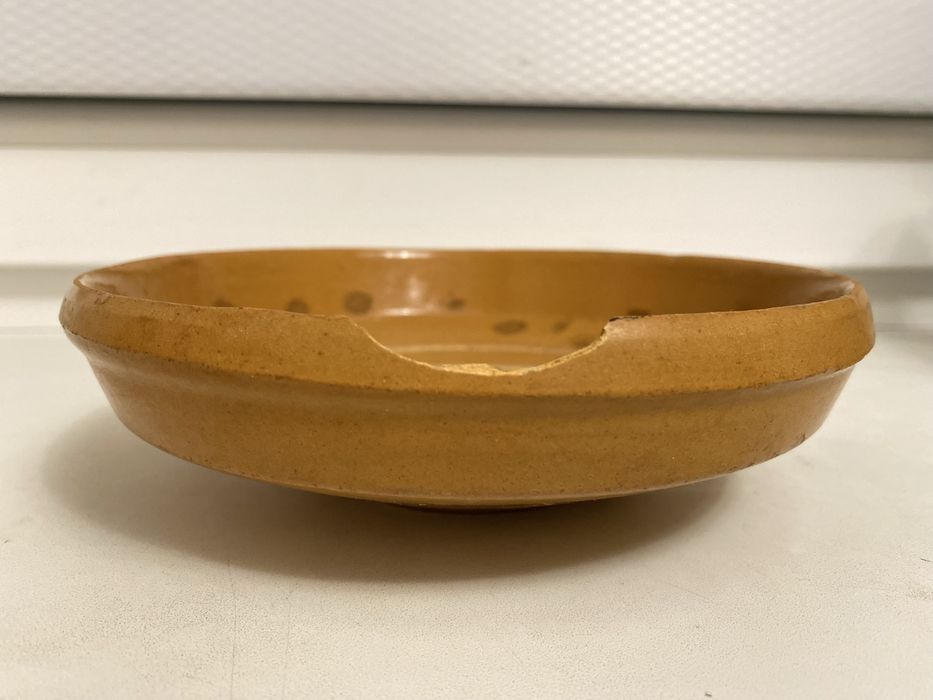 Глиняная миска с орнаментом Опошня