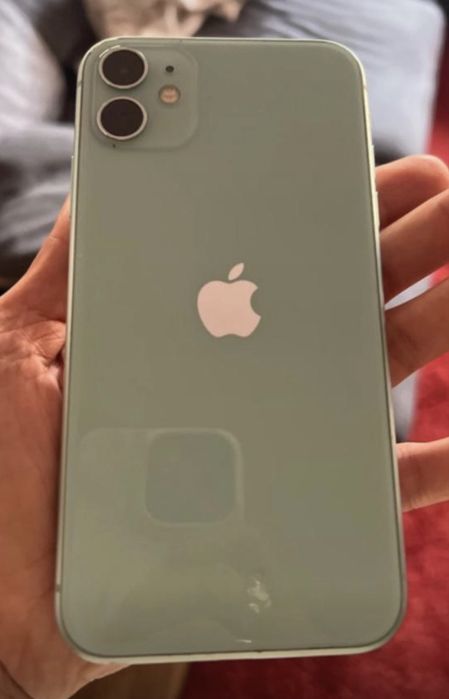Iphone 11.  -  verde