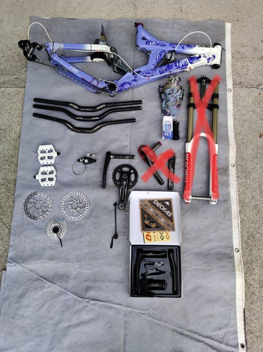 Material Downhill e BTT