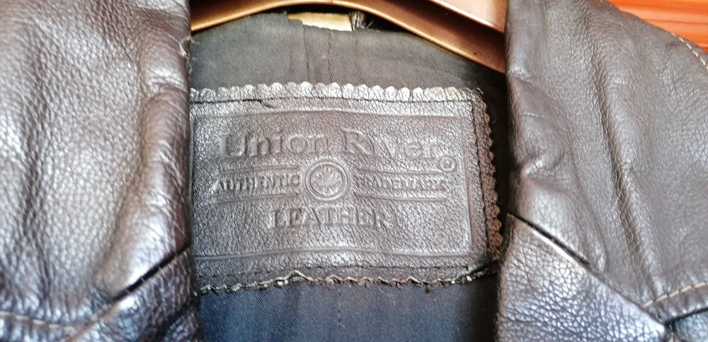 męska czarna kurtka skórzana