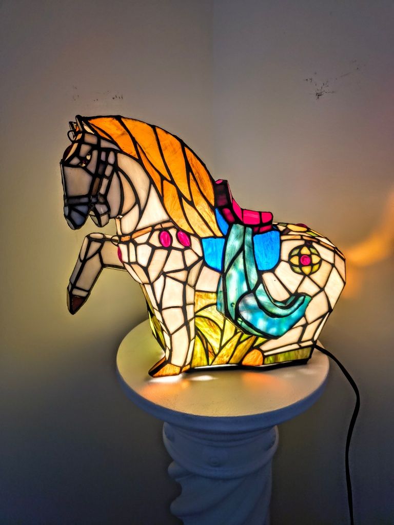 Tiffany lampa witrażowa stołowa / nocna " koń"