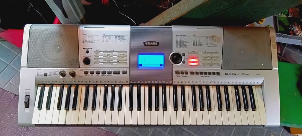 Piano teclado Yamaha