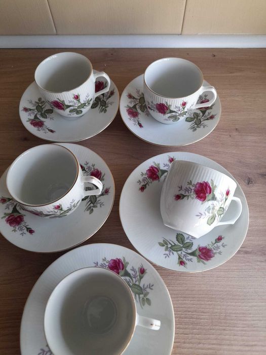 Delicado Conjunto Chá/Café - 5 Xícaras de Chá e 5 Pires