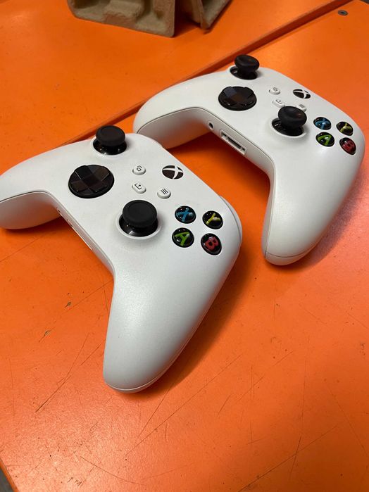 Xbox Series S + 2 Pady + Pudełko + gratis