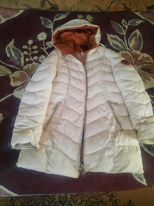 Продам женскую курту.