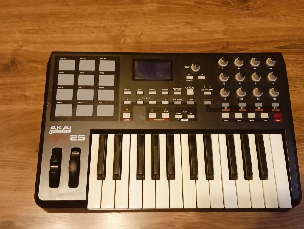Keyboard MIDI AKAI MPK 25