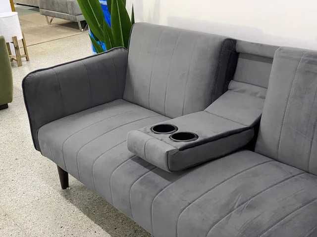 Oferta de sofá cama com suporte em vidro, portes grátis