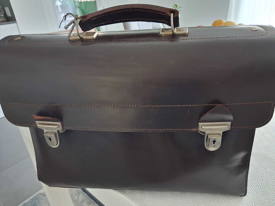 Pastas para Portáteis e Documentos em estado NOVO desde 10€